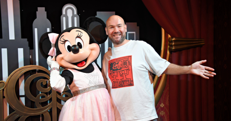 Martin meeting the gorgeous Minnie at Hollywood Studios